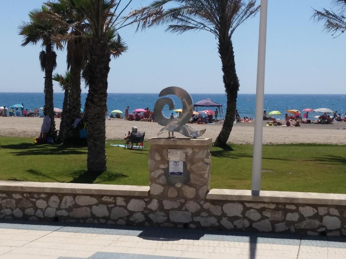 Piso Cerca De La Playa Apartment Malaga Bagian luar foto