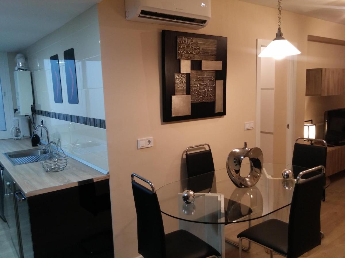 Piso Cerca De La Playa Apartment Malaga Bagian luar foto